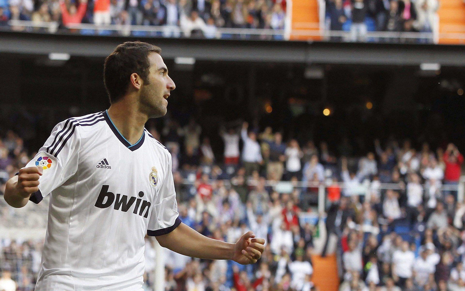 惊天绝杀！勇士末节逆转20分劣势，库里压哨三分定乾坤