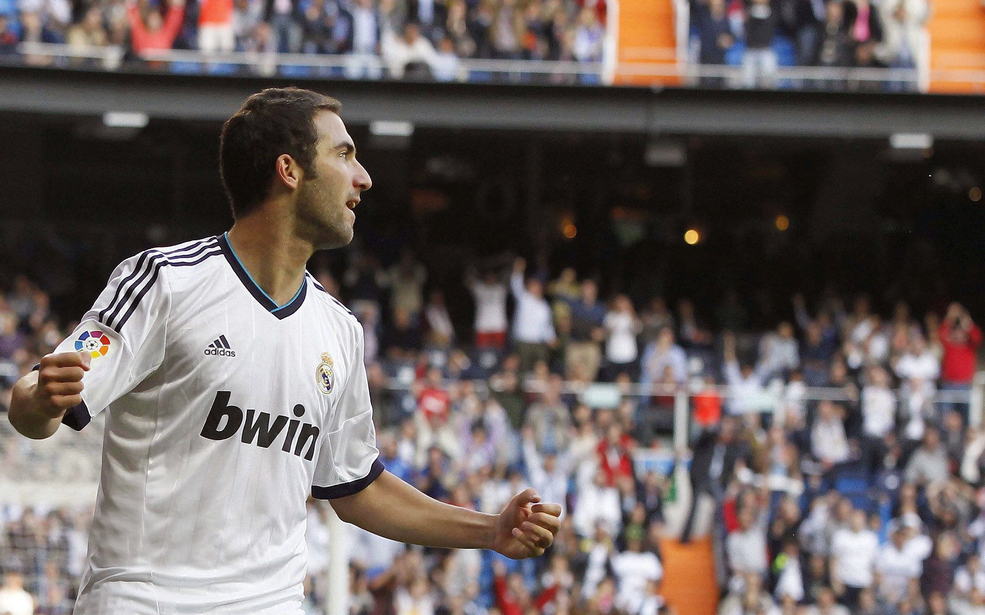 NBA总决赛激战正酣,凯尔特人与勇士上演巅峰对决