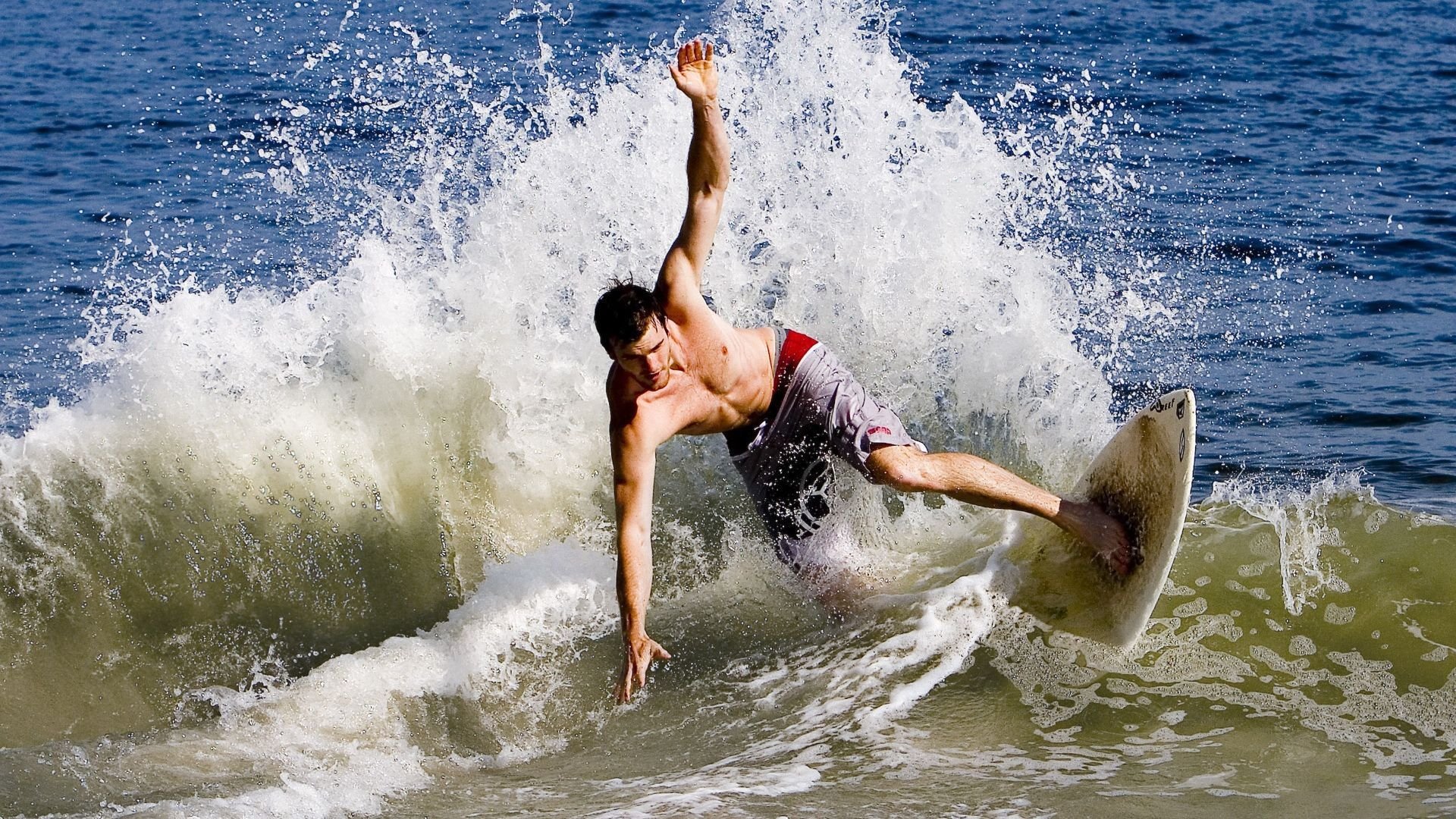 季后赛激战正酣<a href=