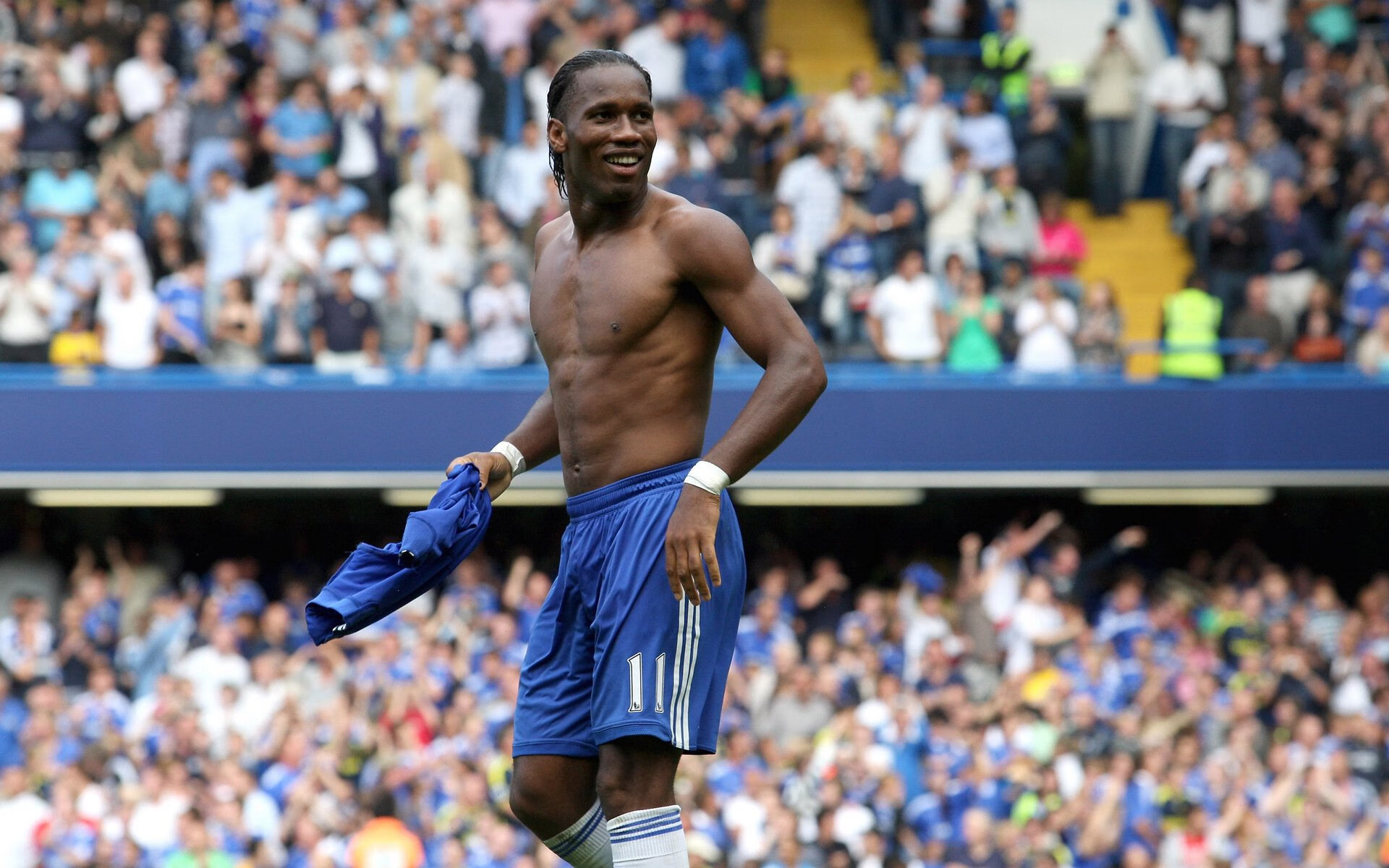 冰球联赛激战正酣，豪门对决引爆球迷热情